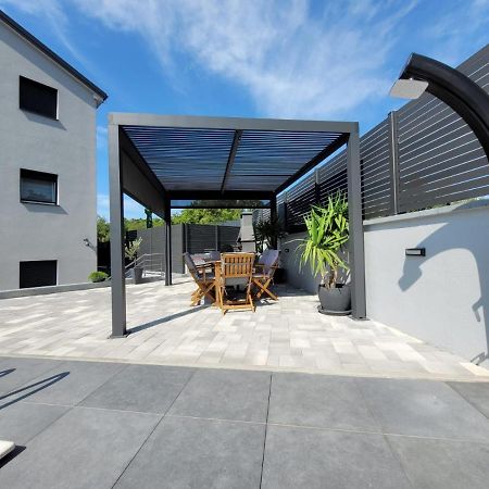Apartment Lo&Ti Čižići Bagian luar foto