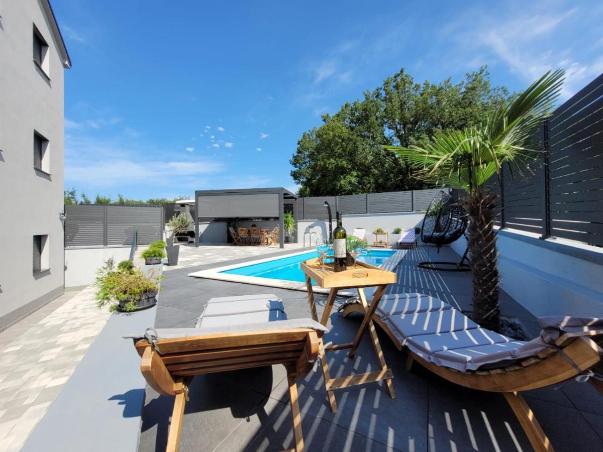 Apartment Lo&Ti Čižići Bagian luar foto